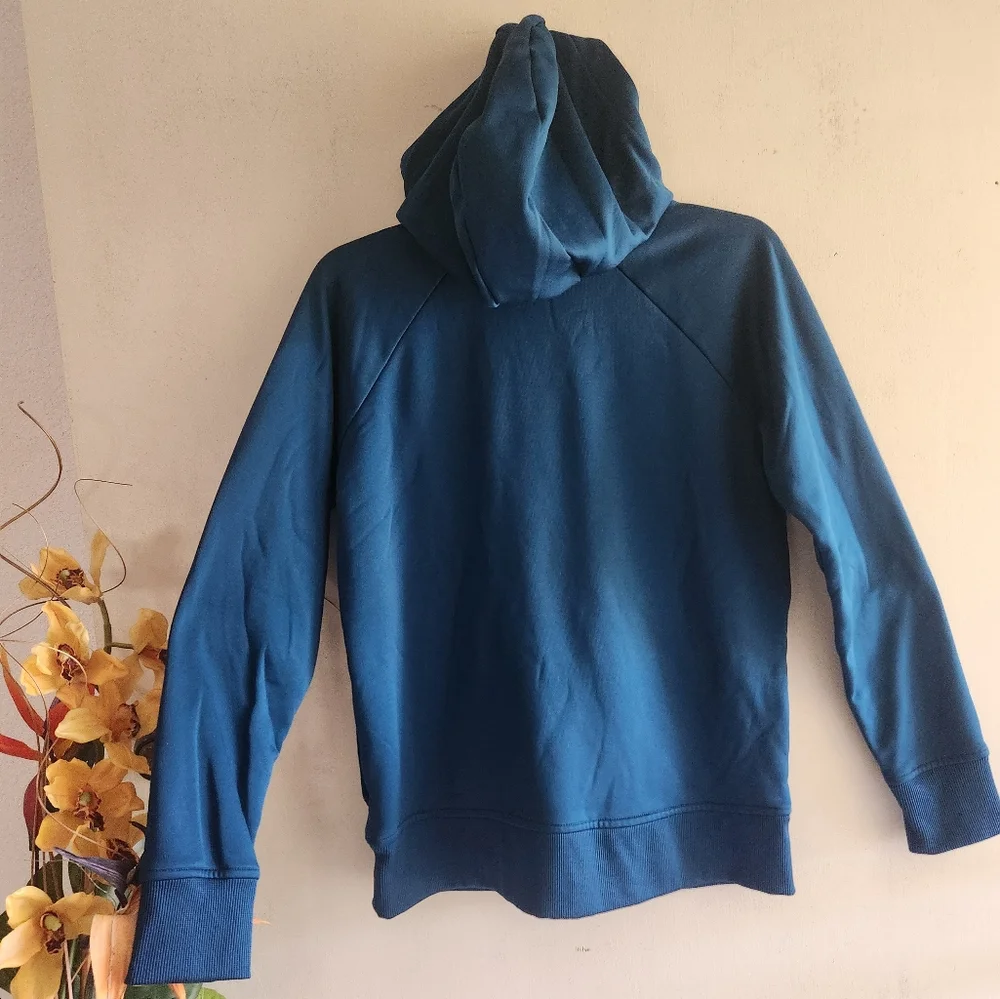 Under Armour Turquoise EUC Hoodie Pullover Small Sweater
